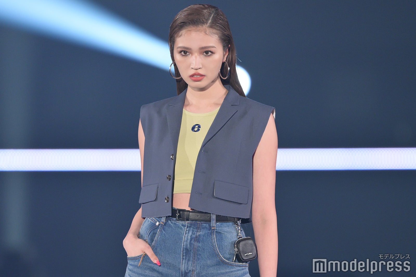 せいら、ヘルシー肌見せで魅了 色気漂うクールランウェイ＜GirlsAward 2023 S／S＞