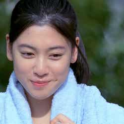 三吉彩花/シーブリーズ新TVCM「みせっこ」篇