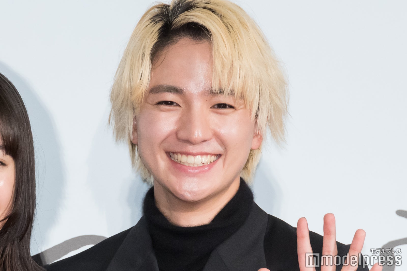 金髪の木戸大聖（C）モデルプレス