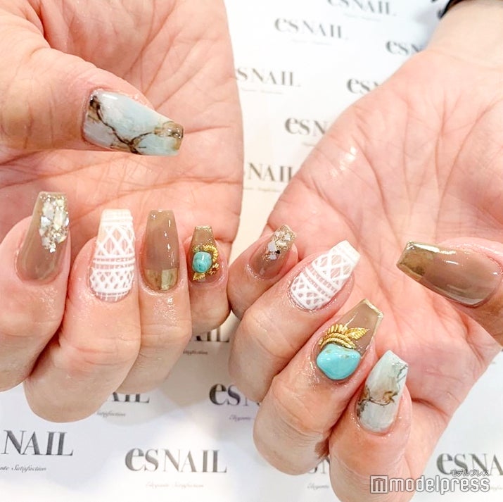 指先から夏先取り！デザインミックスの”ターコイズネイル”で差をつけて【今週のネイル】