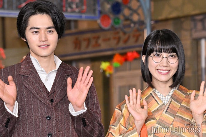 鈴鹿央士、松本穂香(C)モデルプレス