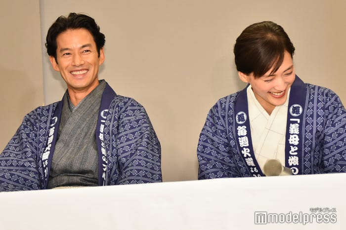 竹野内豊・綾瀬はるか (C)モデルプレス