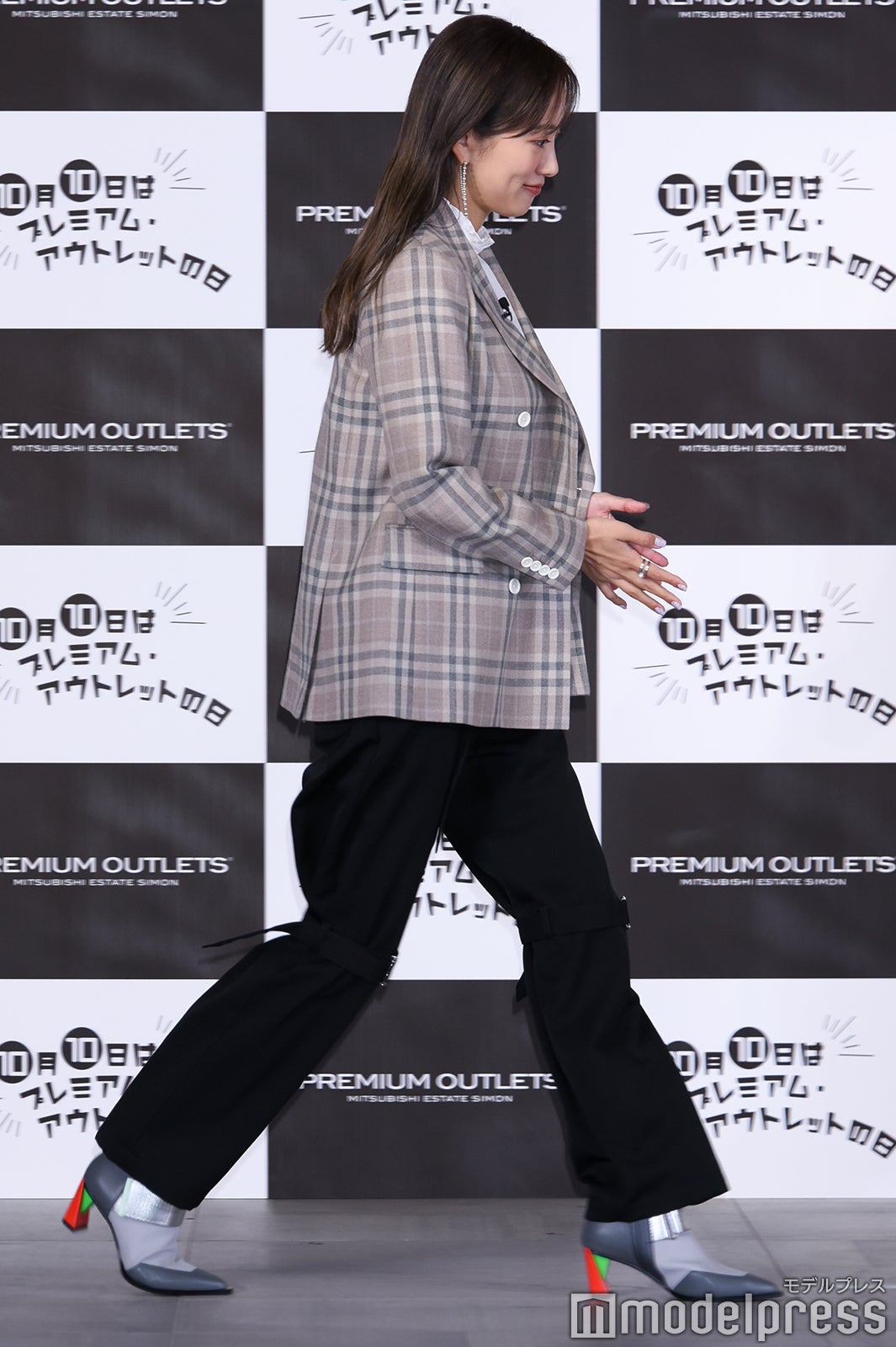 夏菜（C）モデルプレス