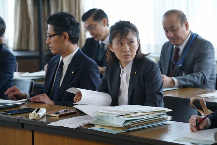 篠原涼子/「民衆の敵」第3話より(C)フジテレビ