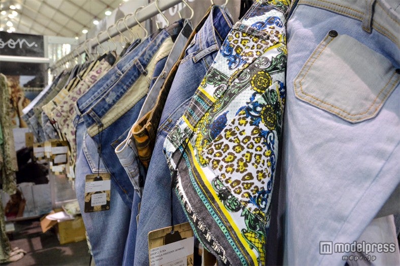 「One Teaspoon」の新作（「MAGIC」2013S／Sにて）