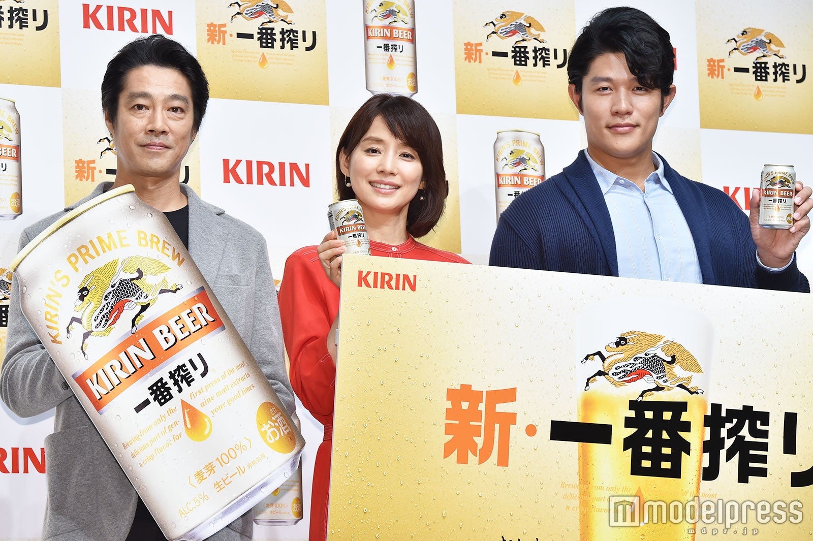 堤真一、石田ゆり子、鈴木亮平（C）モデルプレス