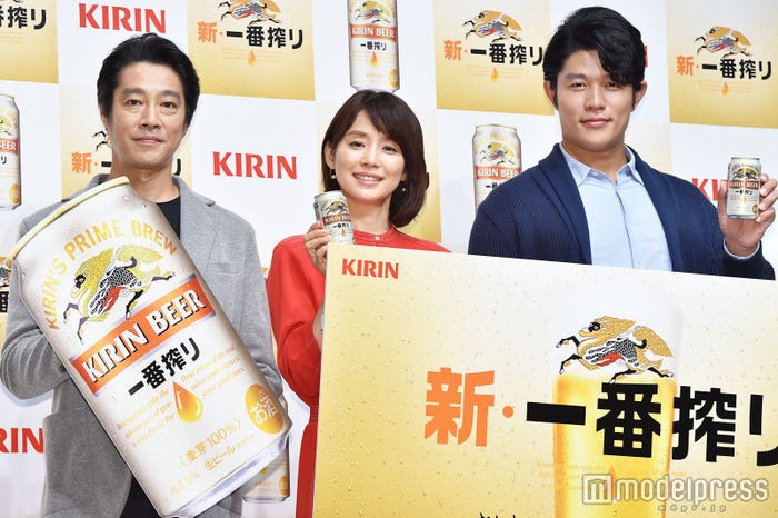 堤真一、石田ゆり子、鈴木亮平(C)モデルプレス