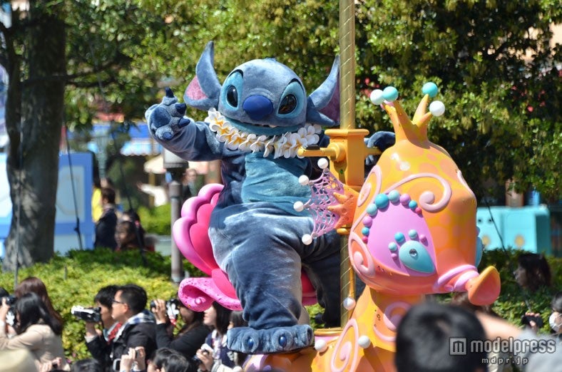 東京ディズニーリゾート30周年パレードがスタート／「ハピネス・イズ・ヒア」パレード公開