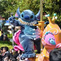 東京ディズニーリゾート30周年パレードがスタート/「ハピネス・イズ・ヒア」パレード公開