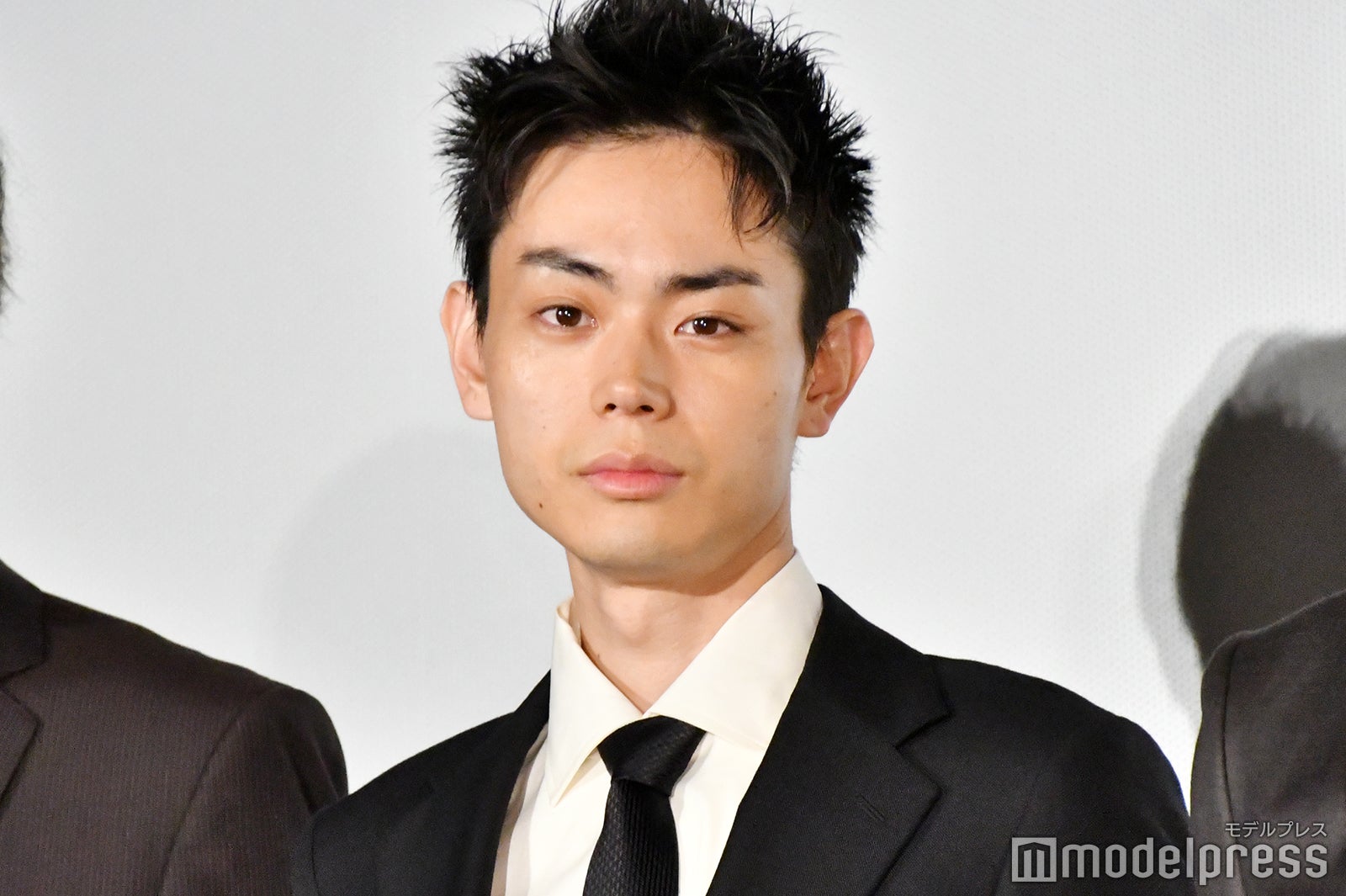 菅田将暉 草なぎ剛と 日本アカデミー賞 で再会 スマスマ ロケを反省し 汗止まらんねんけど モデルプレス