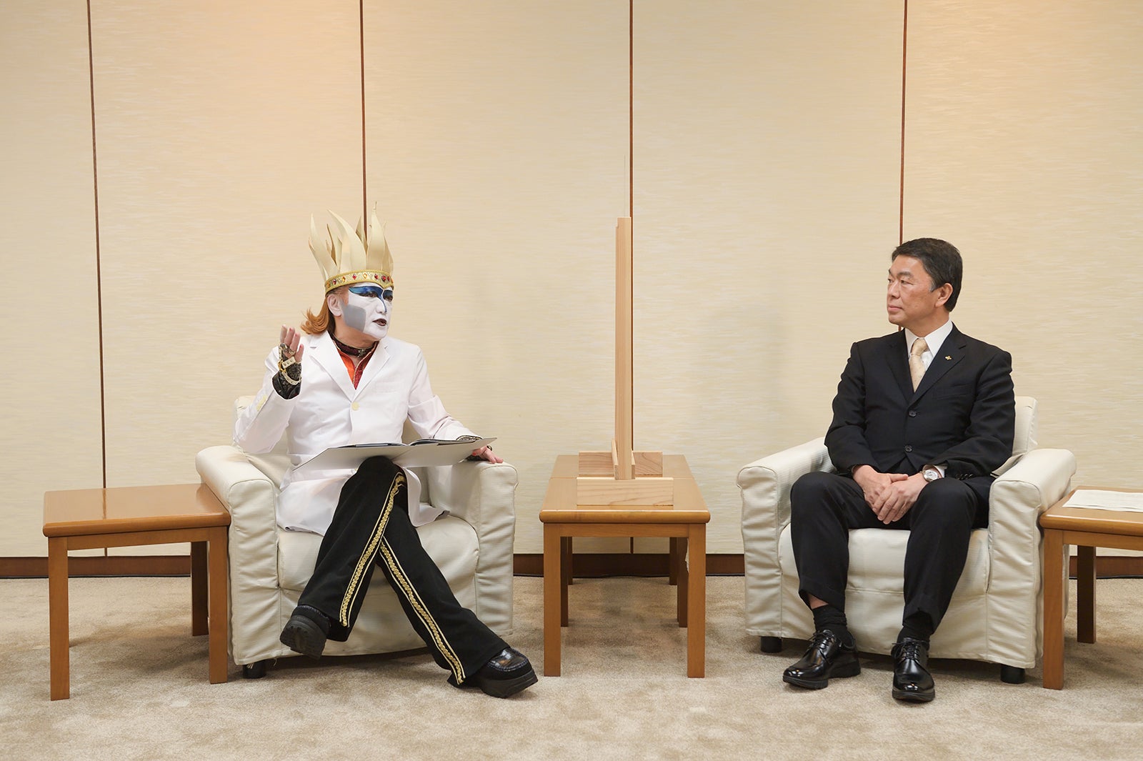 デーモン閣下、村井嘉浩・宮城県知事 （提供写真）