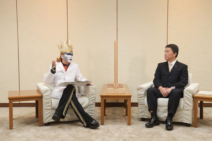デーモン閣下、村井嘉浩・宮城県知事 (提供写真)