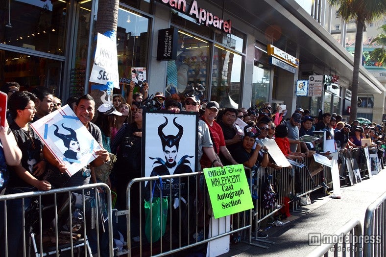 2500人のファン殺到