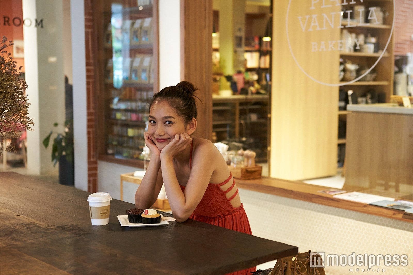 ティオンバル地区のプレイン・ヴァニラ・ベーカリー／武智志穂（C）モデルプレス