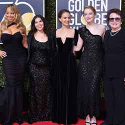 「第75回ゴールデン・グローブ賞」授賞式時：マライア・キャリー、アメリカ・フェレーラ、ナタリー・ポートマン、エマ・ストーン、ビリー・ジーン・キング（写真：Getty Images）