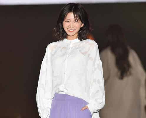 岡崎紗絵、投げキッスに熱視線 透け感溢れる春先取りコーデ<TGC 和歌山 2023>