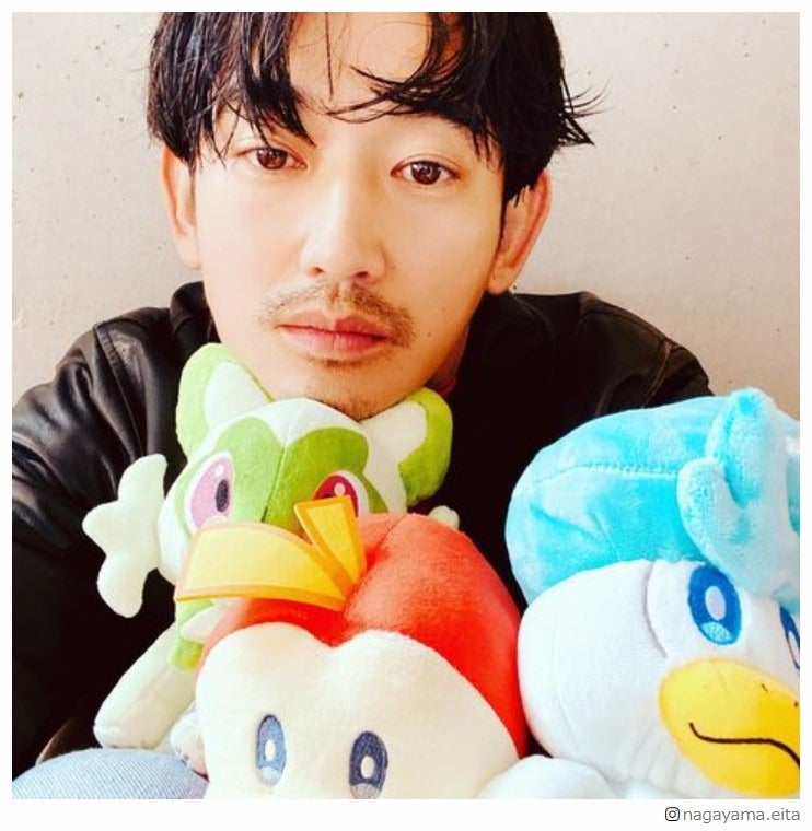 永山瑛太、“ポケモンぬいぐるみ”との自撮りショット公開「かっこいい」「夫婦で関わってるのすごい」の声