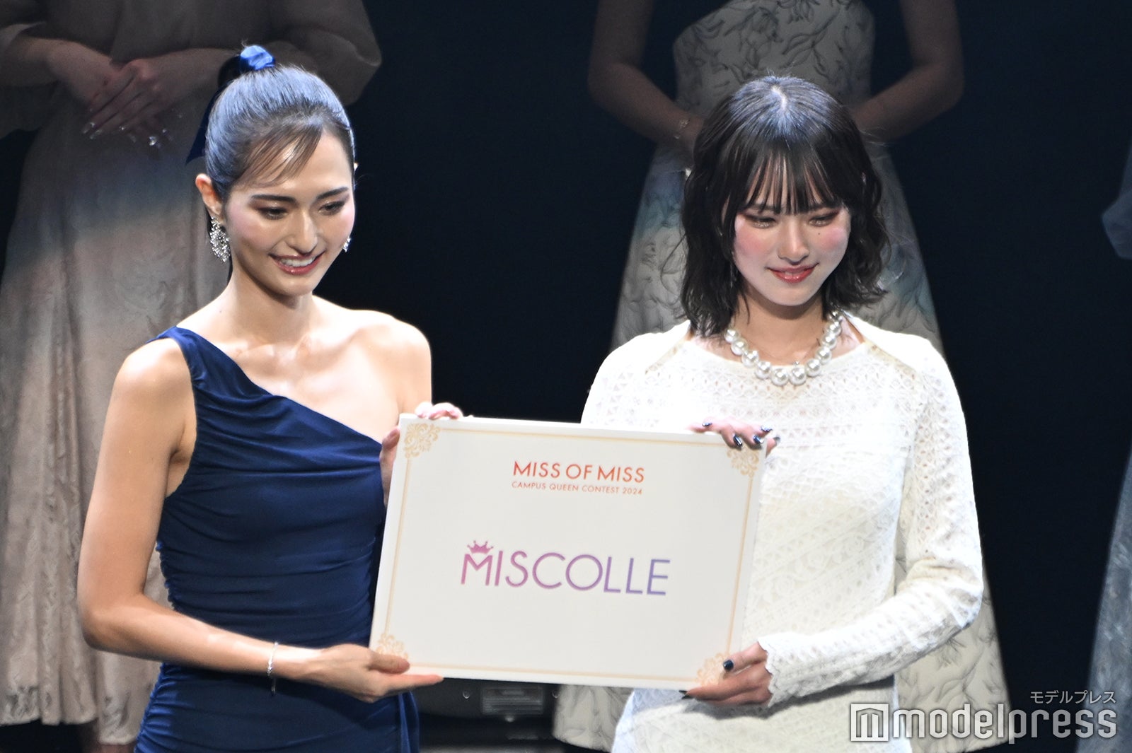 山賀琴子、佐賀涼花さん（C）モデルプレス