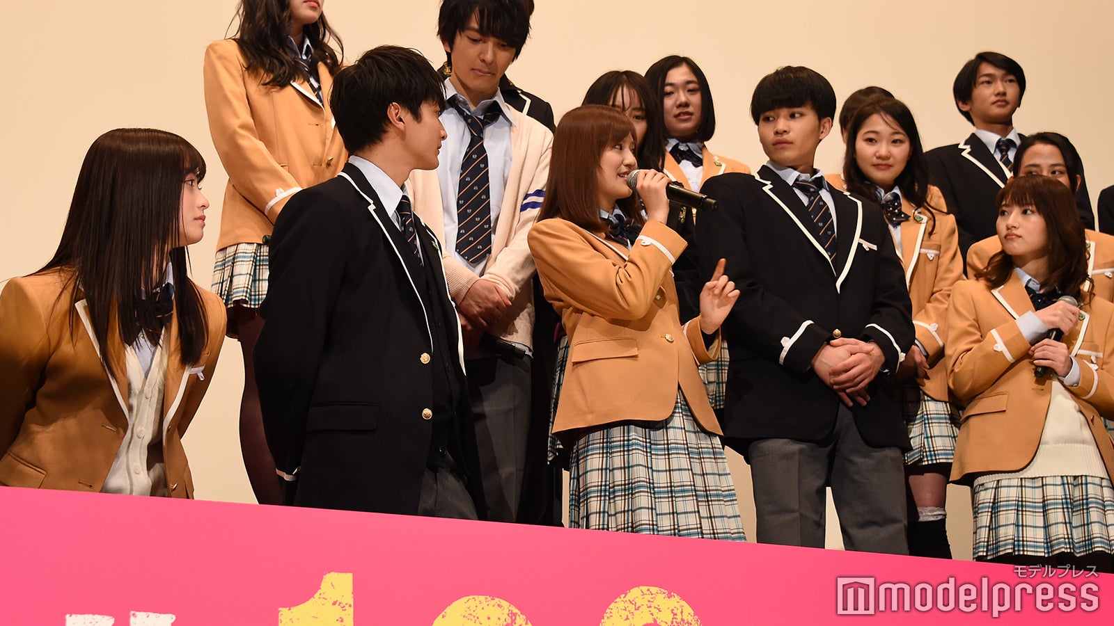 橋本環奈、小関裕太、恒松祐里、若月佑美ら （C）モデルプレス