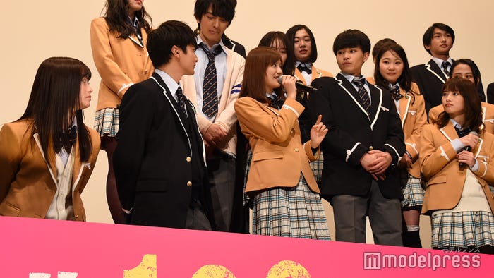橋本環奈、小関裕太、恒松祐里、若月佑美ら(C)モデルプレス