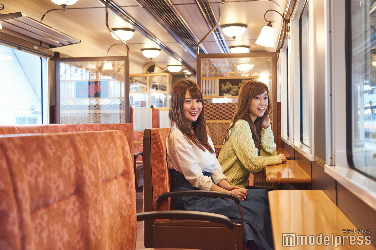 都心にはない海を臨む窓際席が新鮮（C）モデルプレス