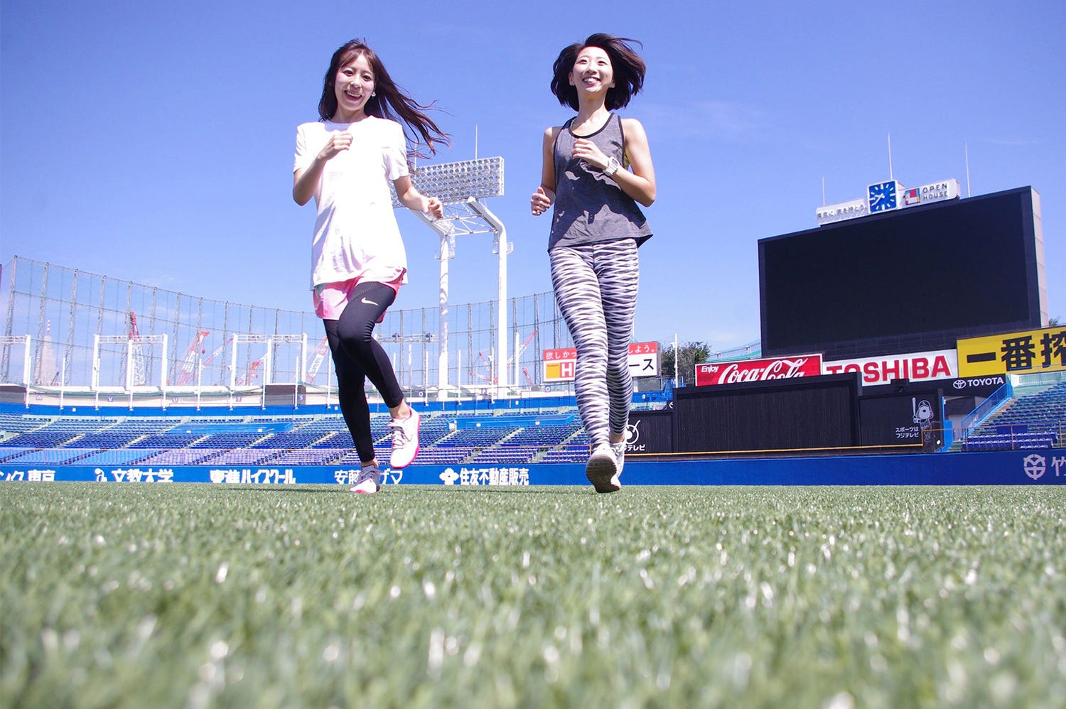 走ってワイン・デザートビュッフェを満喫!人気ファンランが神宮球場で開催