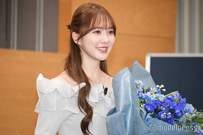 サプライズに喜ぶ加藤史帆その2(C)モデルプレス