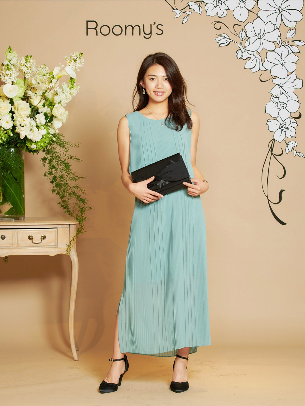 ベルト付きプリーツロングドレス　¥18,000（税別）