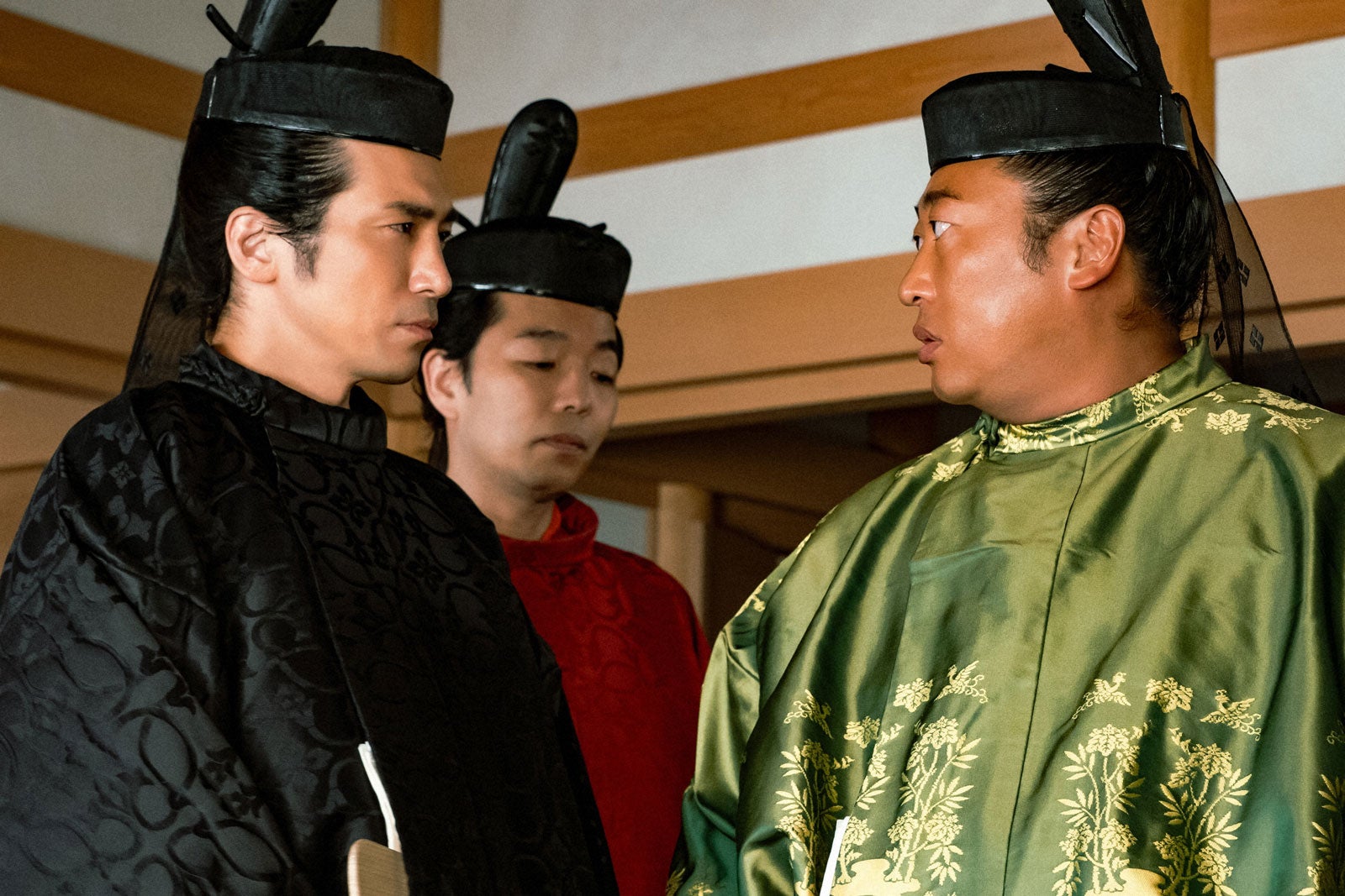 高橋光臣、吉田亮、秋山竜次「光る君へ」第5話より（C）NHK