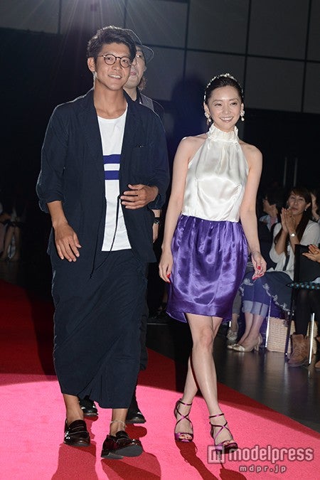 駿河太郎、倉科カナ