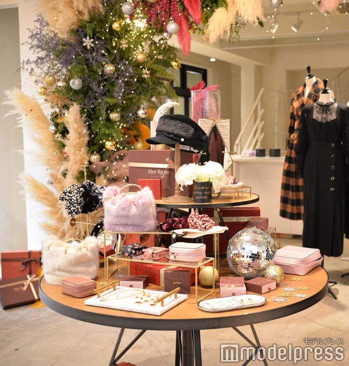 リミテッドストア内観 (C)モデルプレス