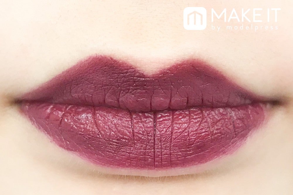 SUQQU／バイブラント リッチ リップスティック／10 華墨 使用 (C)メイクイット