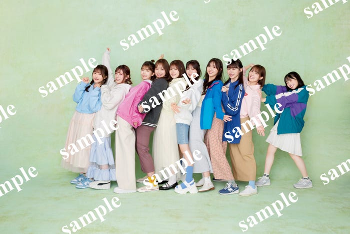 クリアファイル2@Loppi・HMV限定カバー写真裏/(左から)高瀬愛奈、東村芽依、高本彩花、濱岸ひより、松田好花、河田陽菜、富田鈴花、松田好花、高橋未来虹、森本茉莉、山口陽世/Photo:Wakaba Noda(C)KOBUNSHA