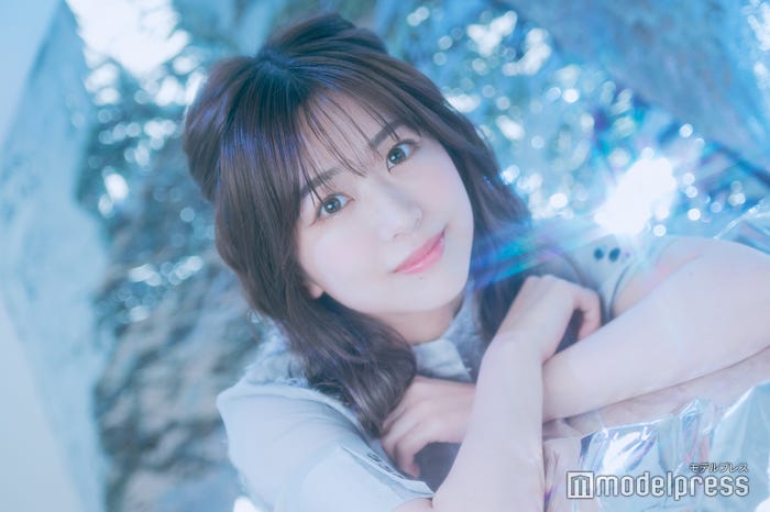 篠崎彩奈(C)モデルプレス
