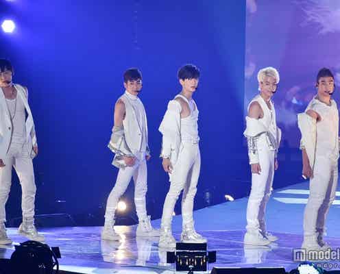 NU’EST、純白衣装で際立つビジュアル 華麗なパフォーマンスで3万4千人魅了