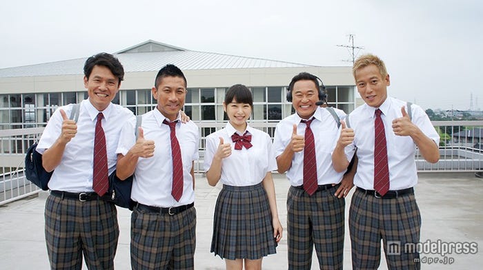 左から:福田正博氏、前園真聖氏、桜井日奈子、松木安太郎氏、じゅんいちダビッドソン