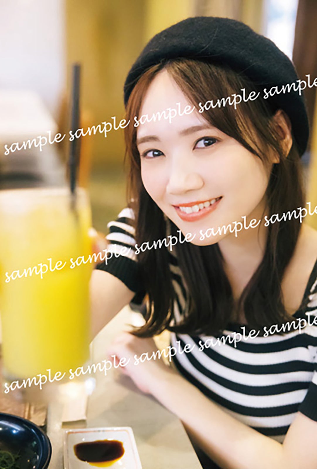 田村真佑／紀伊國屋書店購入特典ポストカード（撮影：藤原宏）