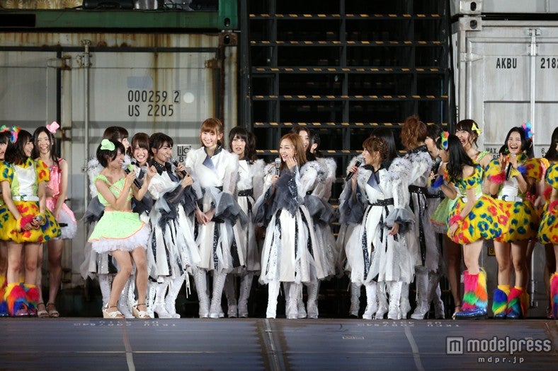 「AKB48 2013 真夏のドームツアー～まだまだ、やらなきゃいけないことがある～」ナゴヤドーム公演初日より（C）AKS