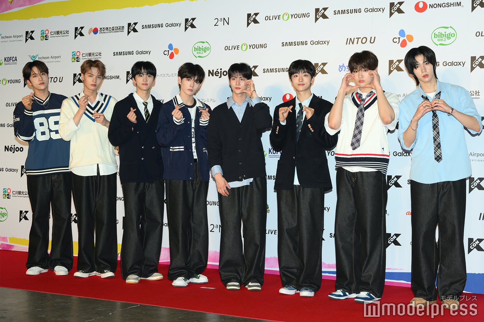 LUN8／ジュヌ、ジウノ、ドヒョン、タクマ、イアン、ジンス、ウンソプ、カエル（C）モデルプレス