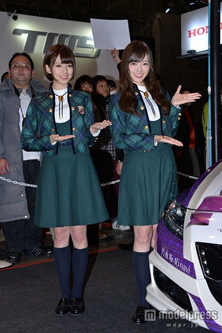 (左から)橋本奈々未、白石麻衣