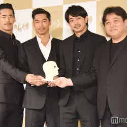 （左から）小林直己、AKIRA、青柳翔 、錦織良成監督(C)モデルプレス