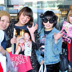 空港に集まったレディー・ガガファン