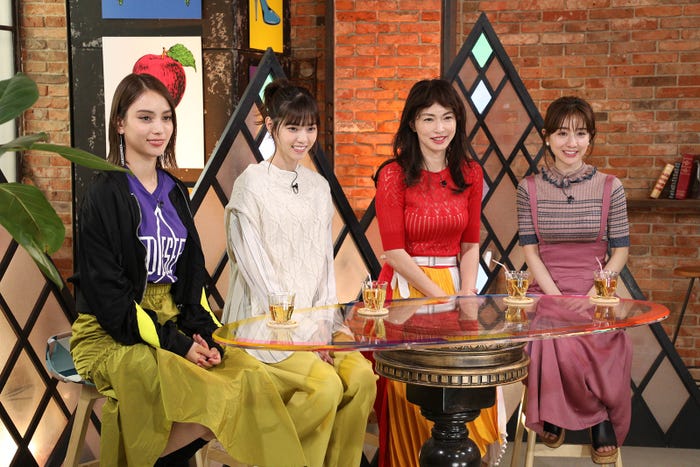 (左から)滝沢カレン、西野七瀬、長谷川京子、田中みな実(写真提供:カンテレ)