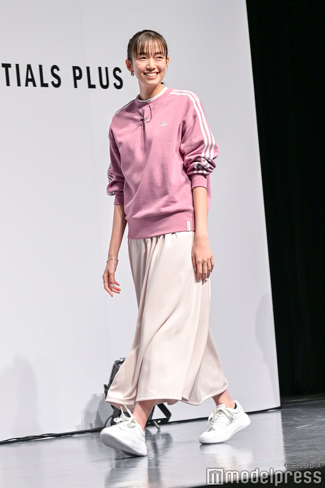 佐藤栞里（C）モデルプレス