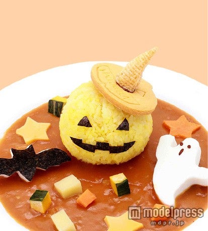 ハロウィーンパーティカレー1，200円（C）2015 SANRIO CO．，LTD．／画像提供：サンリオエンターテイメント