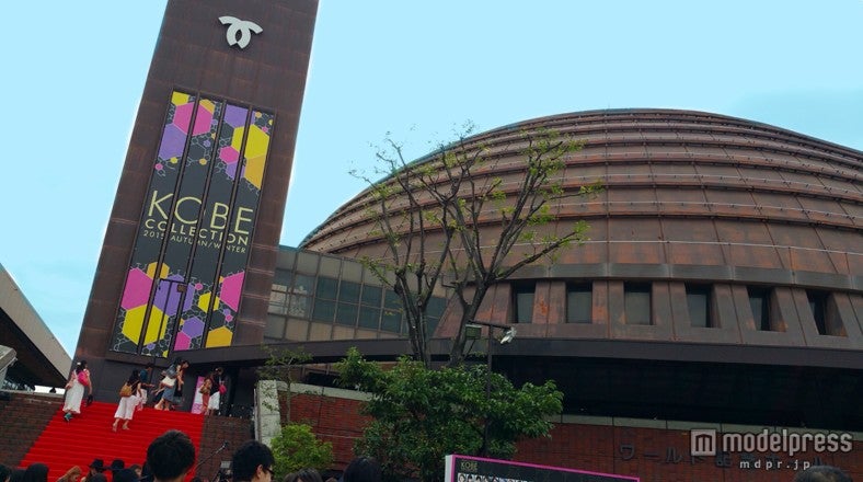 神戸コレクション2015 A：ワールド記念ホール（神戸ポートアイランドホール）