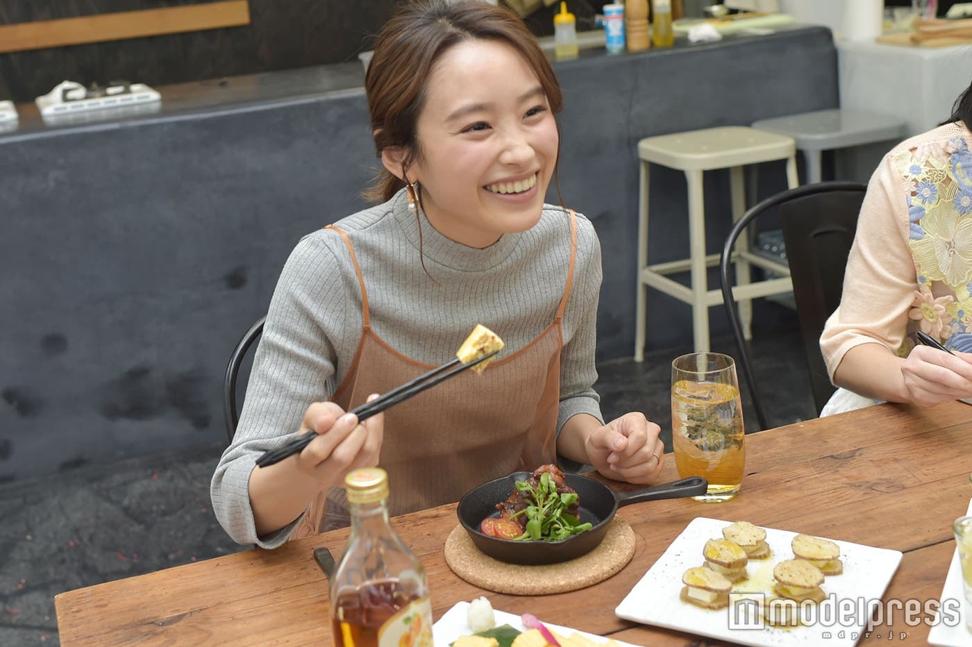 手作り料理に大満足 (C)モデルプレス