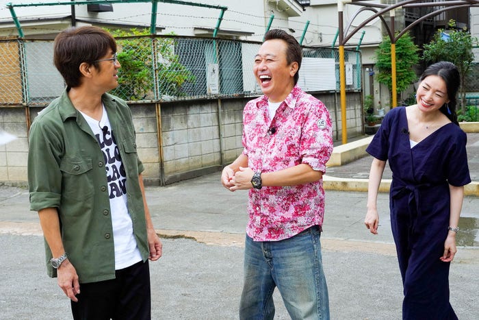 大竹一樹、三村マサカズ、大江麻理子キャスター(C)テレビ東京