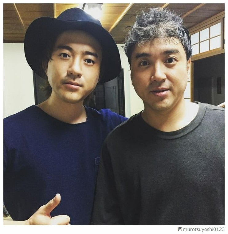 ムロツヨシが2人？中村倫也との“謎の2ショット”が話題「合成かと思った」