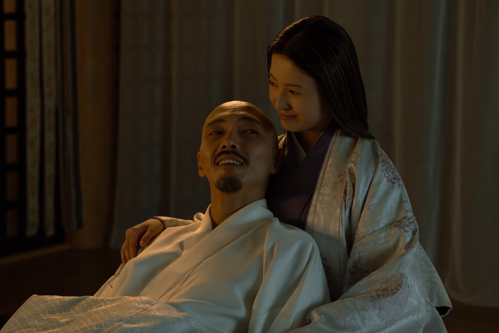 柄本佑、吉高由里子「光る君へ」最終話（C）NHK